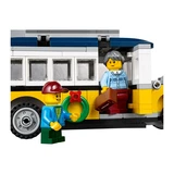 LEGO® Icons Winterlicher Bahnhof 10259 (10/18) LEGO® Icons Winterlicher Bahnhof 10259 (10/18)