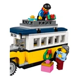 LEGO® Icons Winterlicher Bahnhof 10259 (11/18) LEGO® Icons Winterlicher Bahnhof 10259 (11/18)