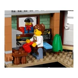 LEGO® Icons Winterlicher Bahnhof 10259 (8/18)