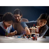 LEGO® Icons La caserne des pompiers du village d'hiver 10263 (11/18) LEGO® Icons La caserne des pompiers du village d'hiver 10263 (11/18)