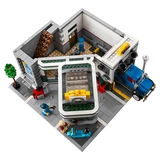 LEGO® Icons Le garage du coin 10264 (3/14) LEGO® Icons Le garage du coin 10264 (3/14)