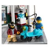LEGO® Icons Le garage du coin 10264 (8/14) LEGO® Icons Le garage du coin 10264 (8/14)