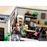 LEGO® Icons Queer Eye – The Fab 5 Loft 10291 (20/27)
