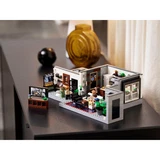 LEGO® Icons Queer Eye – The Fab 5 Loft 10291 (24/27)
