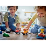 LEGO® DUPLO® F1 Team Rennautos mit Rennfahrern 10445 (8/11) LEGO® DUPLO® F1 Team Rennautos mit Rennfahrern 10445 (8/11)