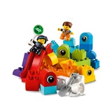 LEGO® THE LEGO® MOVIE 2™ Emmet and Lucy's Visitors from the DUPLO® Planet 10895 (3/9)