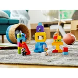 LEGO® THE LEGO® MOVIE 2™ Emmet and Lucy's Visitors from the DUPLO® Planet 10895 (8/9)