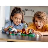 LEGO® Minecraft® The Pillager Outpost 21159 (11/12) LEGO® Minecraft® The Pillager Outpost 21159 (11/12)