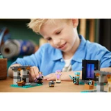 LEGO® Minecraft® L'armurerie 21252 (9/10) LEGO® Minecraft® L'armurerie 21252 (9/10)