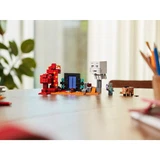 LEGO® Minecraft® The Nether Portal Ambush 21255 (10/10)