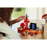 LEGO® Minecraft® The Nether Portal Ambush 21255 (9/10)