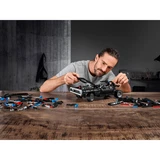 LEGO® Technic Dom's Dodge Charger 42111 (8/15) LEGO® Technic Dom's Dodge Charger 42111 (8/15)
