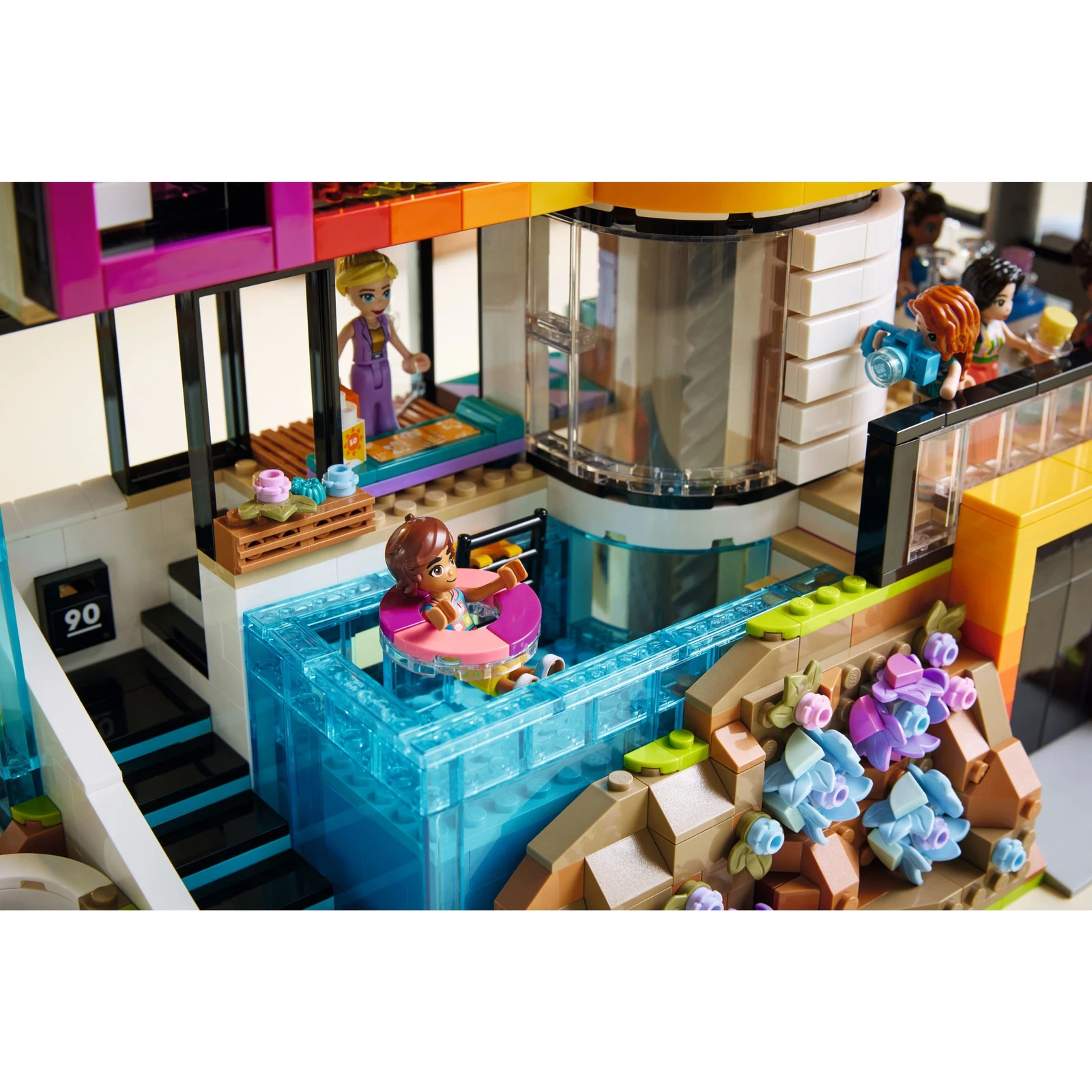 LEGO® Andrea's Modern Mansion 42639 🇺🇸 Price Comparison