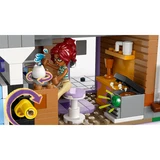 LEGO® Friends Heartlake City Apartments and Stores 42670 (6/11) LEGO® Friends Heartlake City Apartments and Stores 42670 (6/11)