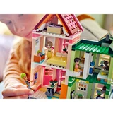 LEGO® Friends Heartlake City Apartments and Stores 42670 (7/11) LEGO® Friends Heartlake City Apartments and Stores 42670 (7/11)