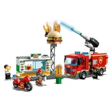 LEGO® City Burger Bar Fire Rescue 60214 (3/10) LEGO® City Burger Bar Fire Rescue 60214 (3/10)
