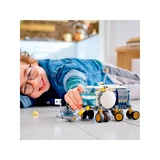 LEGO® City Le véhicule d’exploration lunaire 60348 (8/9)