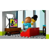 LEGO® City Apartment Building 60365 (6/11) LEGO® City Apartment Building 60365 (6/11)