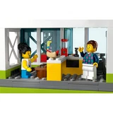 LEGO® City Apartment Building 60365 (7/11) LEGO® City Apartment Building 60365 (7/11)