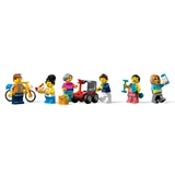 LEGO® City Apartment Building 60365 (8/11) LEGO® City Apartment Building 60365 (8/11)