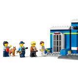 LEGO® City La course-poursuite au poste de police 60370 (4/10)