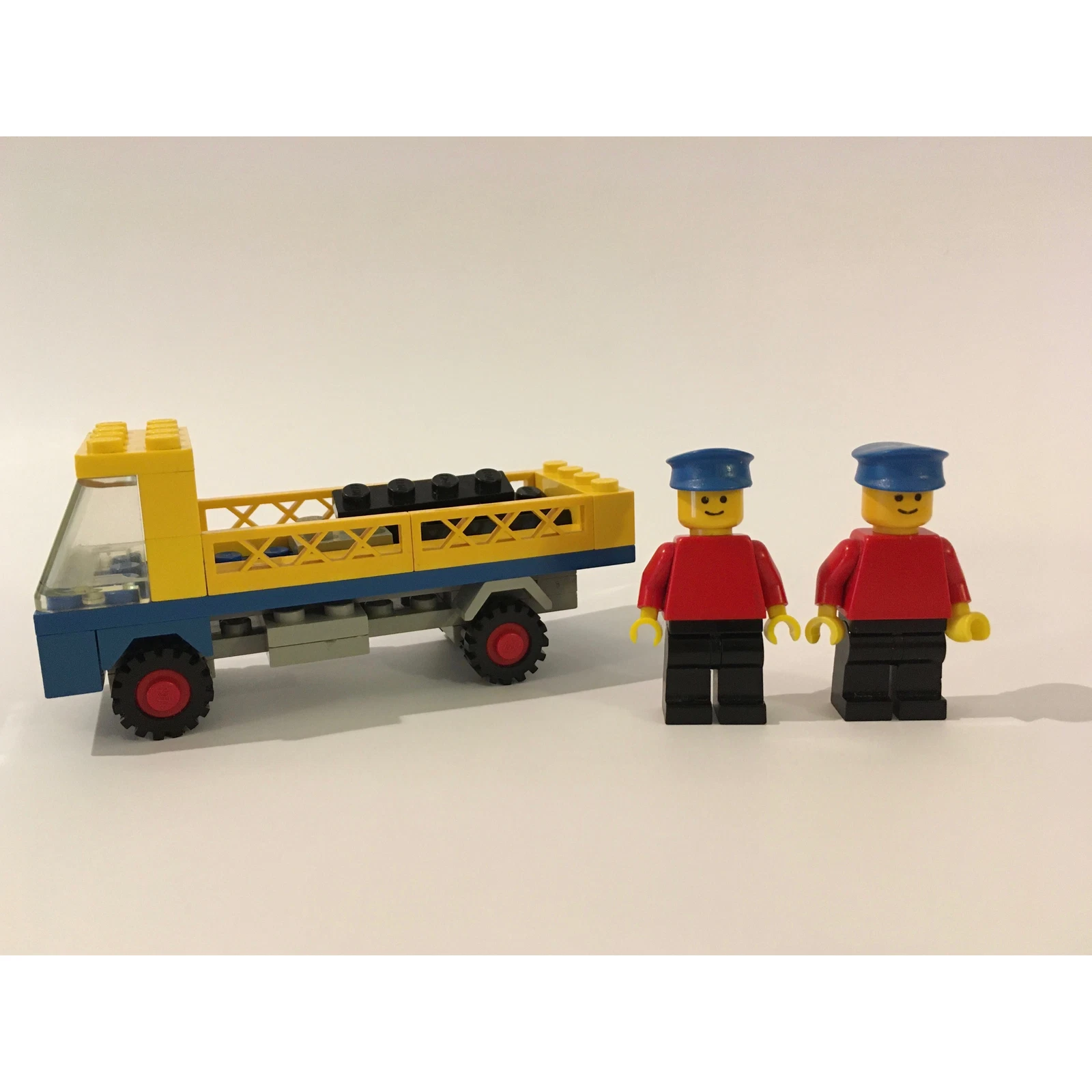 LEGO® Town Flatbed Truck 643 (1/1) LEGO® Town Flatbed Truck 643 (1/1)