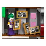 LEGO® DC Comics Super Heroes The Joker™ Manor 70922 (4/23)