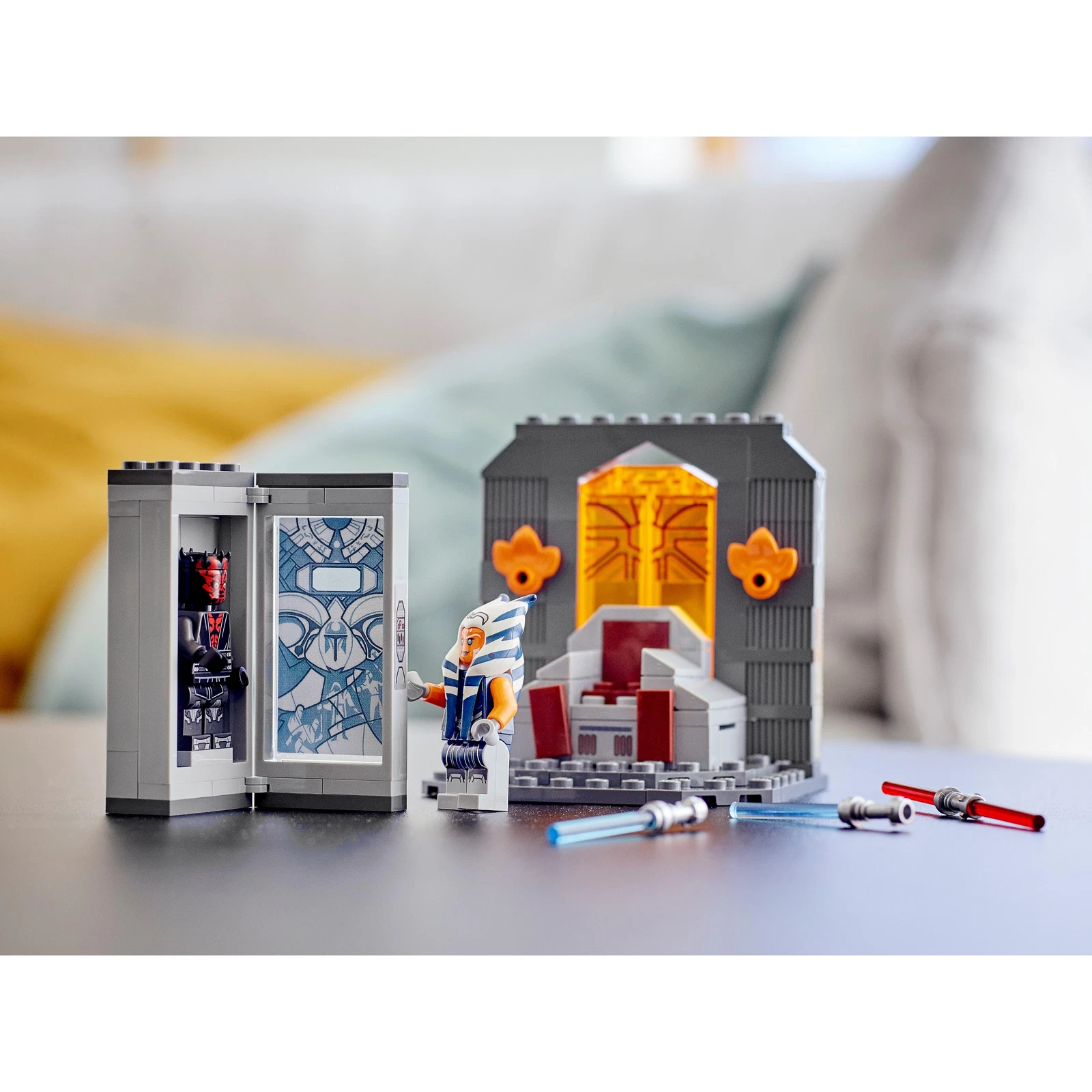 らおう LEGO Star Wars: Duel on Mandalore 75310 Toy Set with Ahsoka