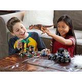 LEGO® Jurassic World™ Le Carnotaurus et la fuite en Gyrosphère 75929 (4/12)