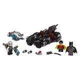 LEGO® DC Comics Super Heroes Batcycle-Duell mit Mr. Freeze™ 76118 (2/10)