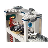 LEGO® Marvel Super Heroes Strijd bij de basis van de Avengers 76131 (9/12) LEGO® Marvel Super Heroes Strijd bij de basis van de Avengers 76131 (9/12)