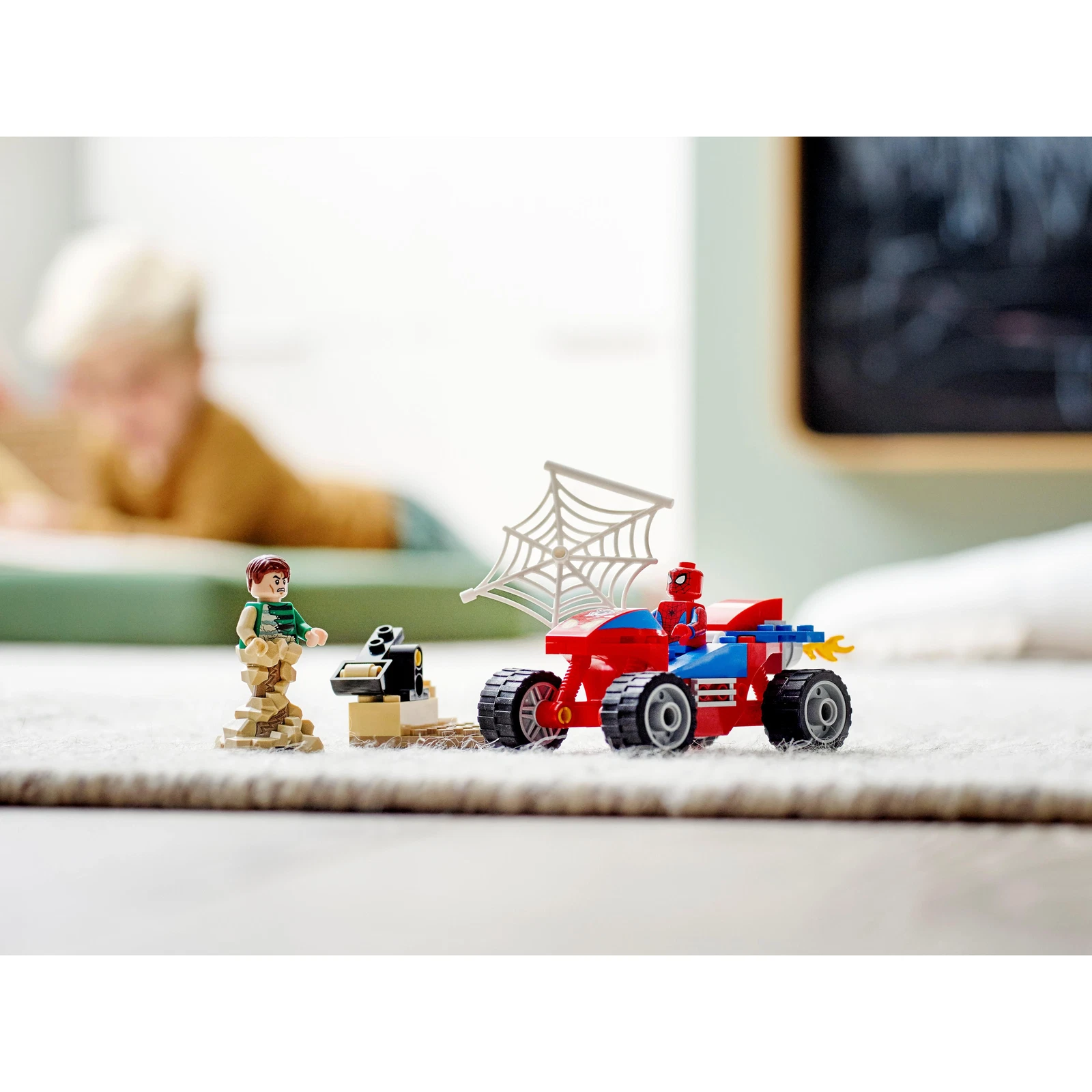 LEGO Shrinks Spider-Man vs. Sandman Into a Display-First Epic Moment -, image size:1600x1600