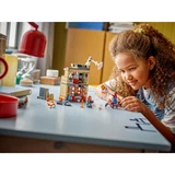 LEGO® Marvel Super Heroes Peter Parker's Apartment 76317 (6/10)