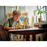 LEGO® Harry Potter™ Hogwarts Castle: Flying Lessons 76447 (8/11)