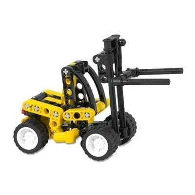 LEGO® Technic Fork-Lift Truck 8441 (1/1) LEGO® Technic Fork-Lift Truck 8441 (1/1)